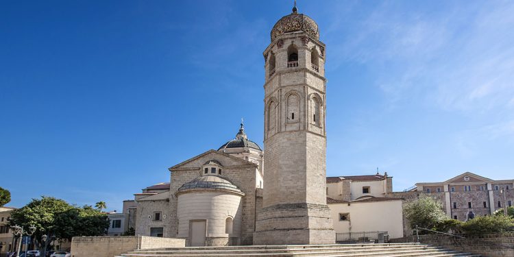 Cattedrale di Santa Maria Assunta a Oristano. ? Depositphotos