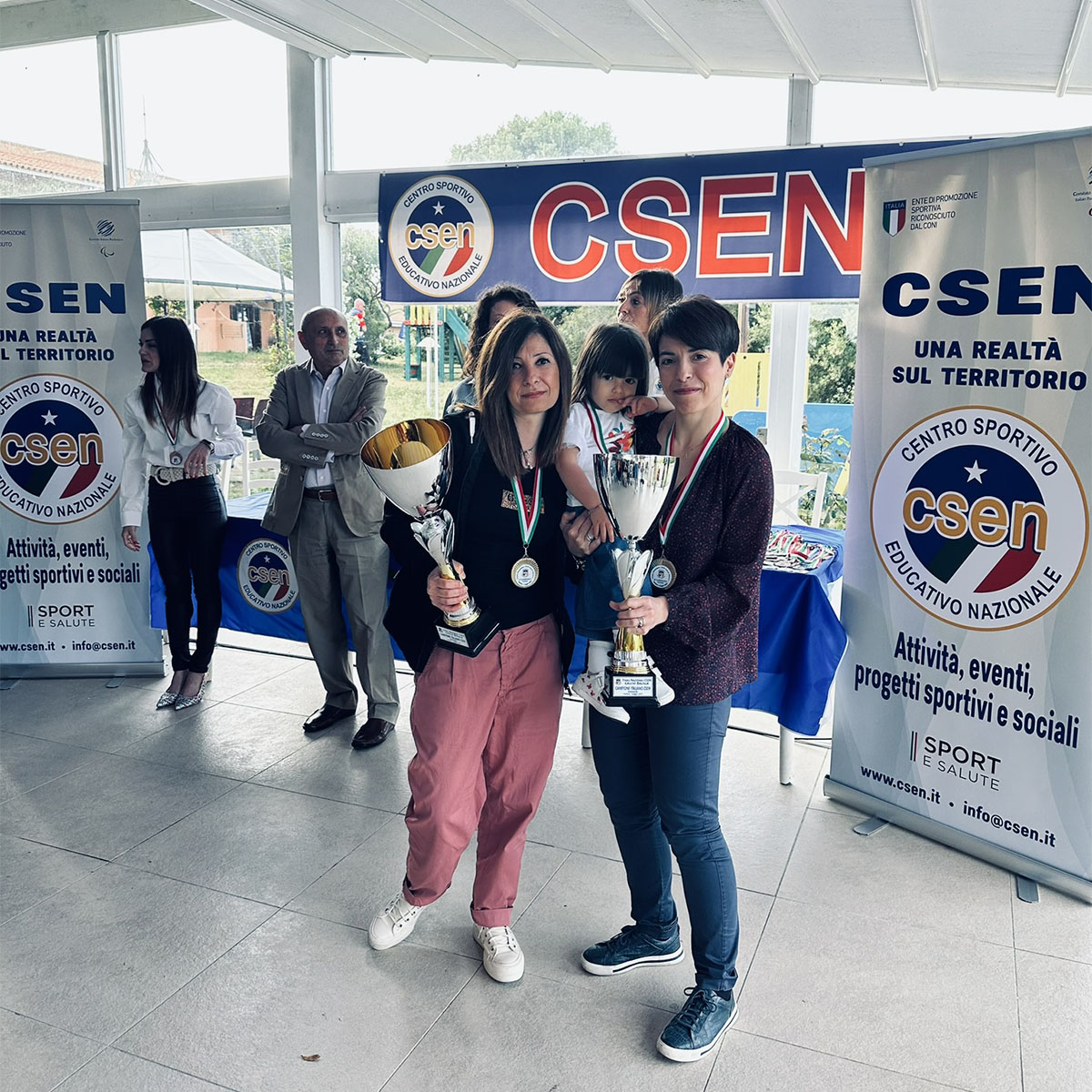 Daniela e Angela Arbau, prime classificate nella Categoria Femminile di Calciobalilla CSEN