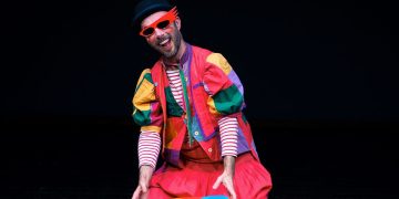 “Lulù e le sue valigie magiche”, spettacolo di nouveau cirque con Maurizio Giordo