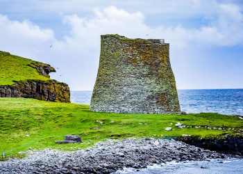 Mousa Broch, nelle Isole Shetland, Scozia. ? Depositphotos