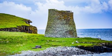 Mousa Broch, nelle Isole Shetland, Scozia. ? Depositphotos
