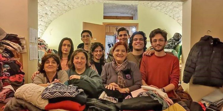 Raccolta di abiti a Sa Domo de Totus