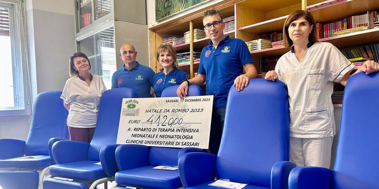 Donazione poltrone alla Neonatologia dell'Aou Sassari