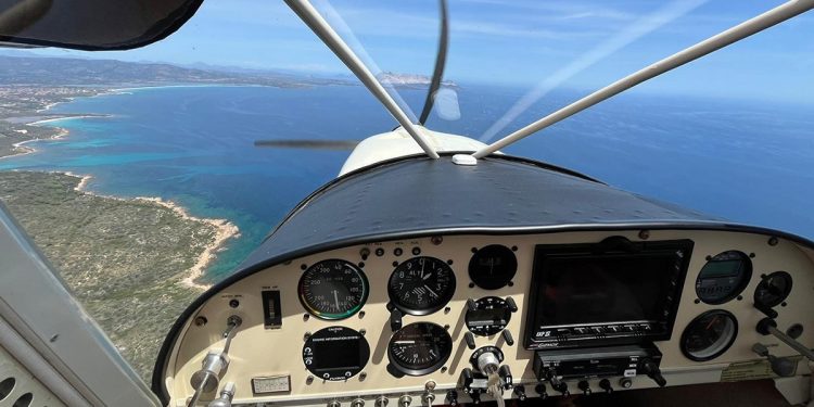 Istituto Aeronautico Attilio Deffenu di Olbia, lezione di volo