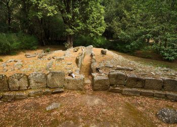 Tomba dei giganti nel Parco Archeologico di Seleni a Lanusei