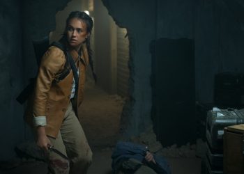 Jessica Alba in “Trigger Warning”. ? Ursula Coyote | Netflix