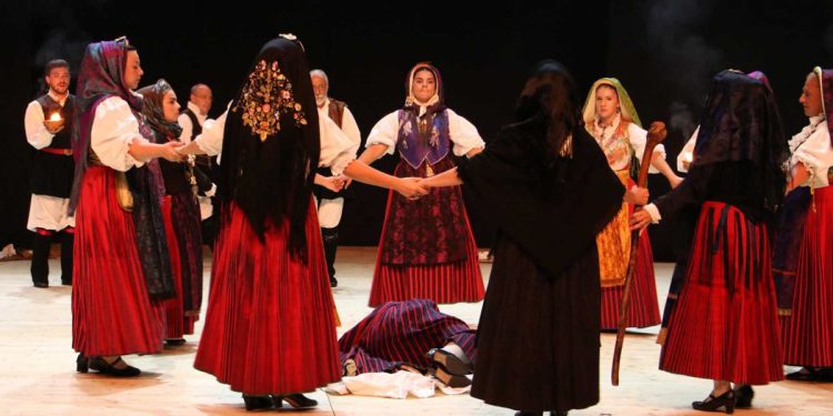 Un'esibizione di ballo sardo a Quartu