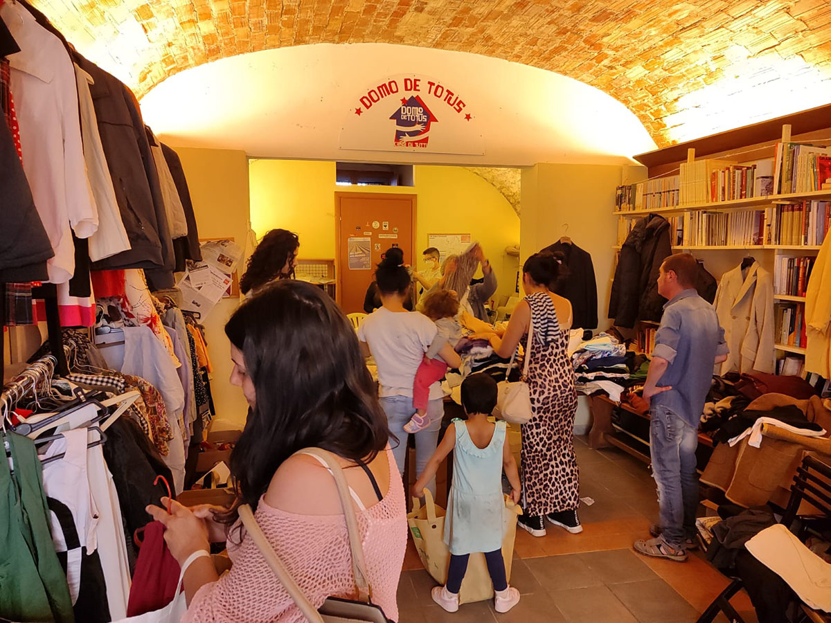 Clothes sharing a Sa Domo de Totus