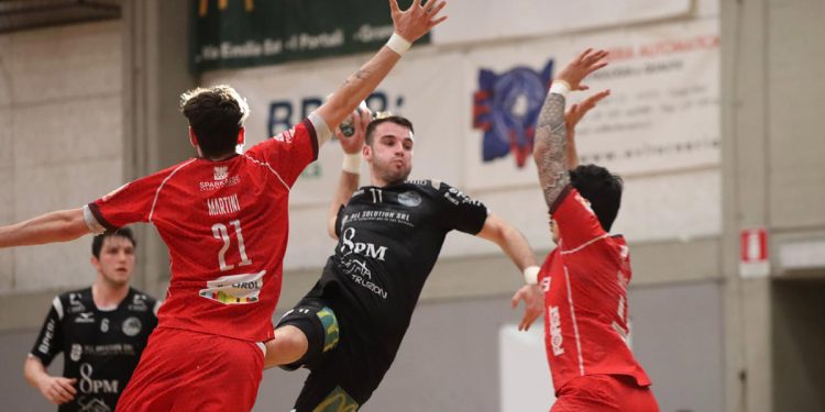 Alex Coppola, nuovo terzino della Raimond Sassari