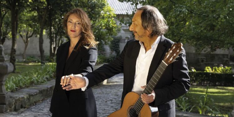 L'Effetto Ensemble formato da Dora Rodrigues (soprano) e Rui Gama (chitarra)