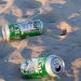 Lattine abbandonate in spiaggia