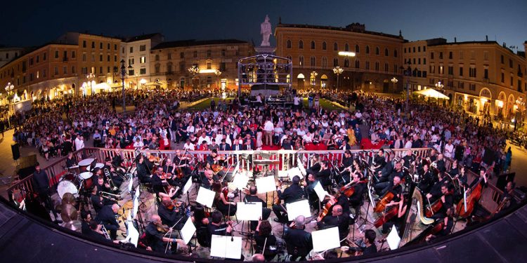 Otello in Piazza d'Italia a Sassari. 📷 Elisa Casula