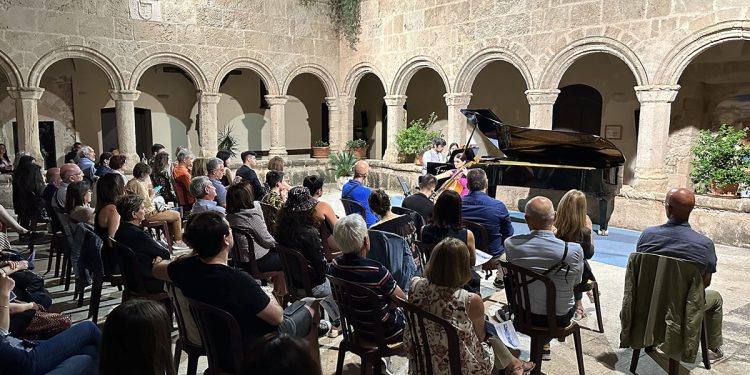 Un concerto al Chiostro di San Francesco di Alghero