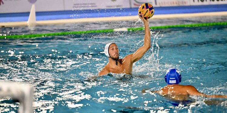 Gonzalo Echenique ne ha fatti cinque nella prima partita della Waterpolo Sardinia Cup 2024 di Alghero. ? Andrea Chiaramida