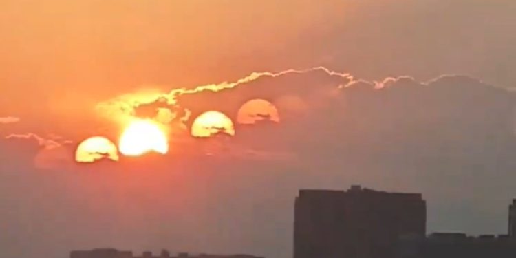 7 soli che tramontano a Chengdu in Cina