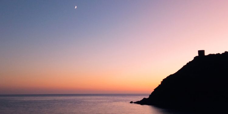 Tramonto alla Torre Bianca di Porto Ferro