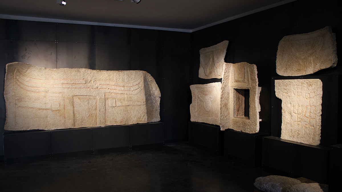 Calchi di parete di domus de janas - Sezione Preistorica - Museo Sanna Sassari