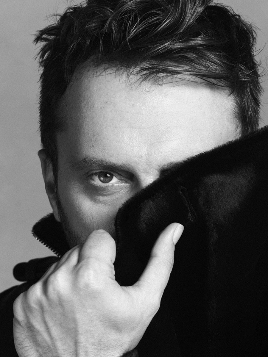 Cesare Cremonini. ? Luigi & Iango