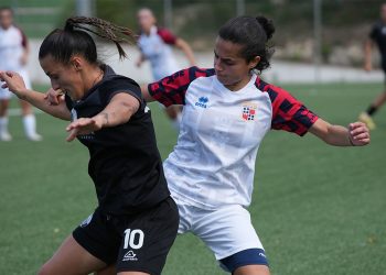 Mele della Women Torres a contrasto con Ciccarelli della Spezia Women. ? Enrico Pinna