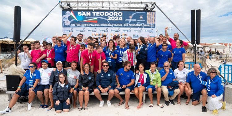 Tutti i protagonisti della fase finale del Circuito nazionale FISDIR nuoto in acque libere a San Teodoro. ? Mattia Uldanck