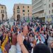 "Una penna al vento" flashmob Pratobello 24 a Sassari