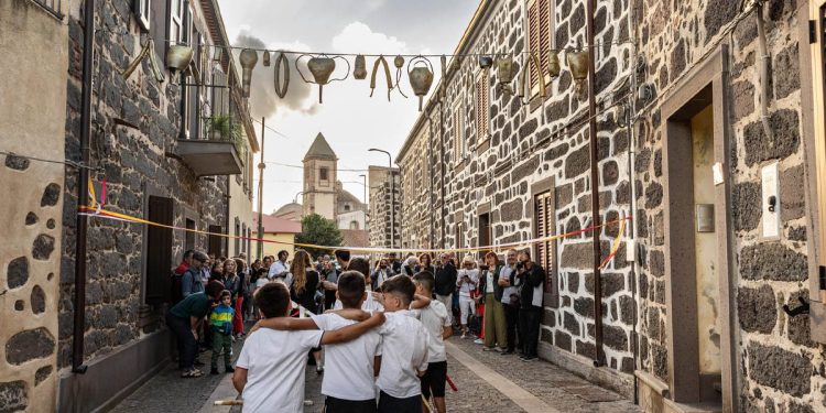 Una Boccata d’Arte 2024 a Sedilo. Virginia Russolo "Campanacci del solstizio (Sos sonazos de primu istìu"). ? Gianluca Flore