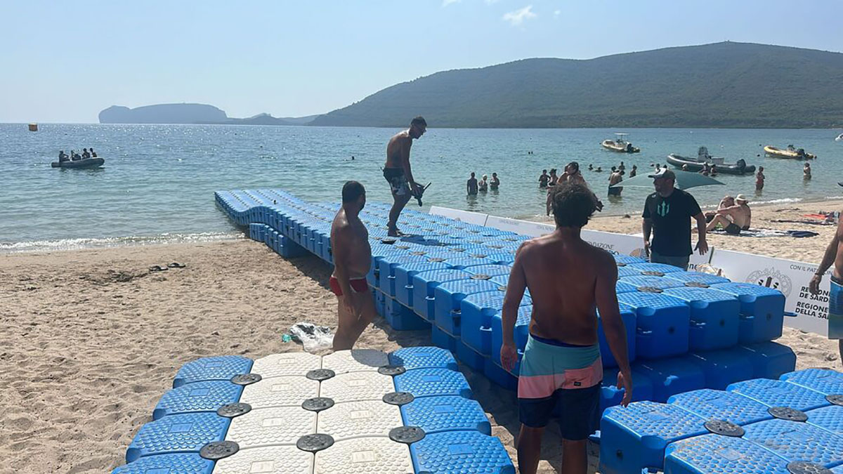 World Aquatics, il pontone in allestimento a Mugoni