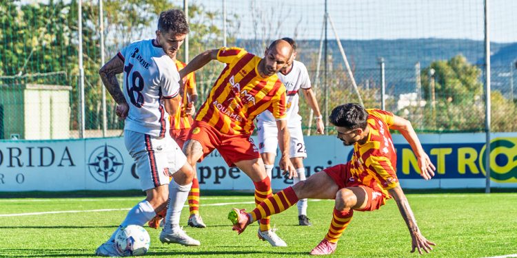 Mereu e Pireddu dell'Alghero Calcio in azione alghero