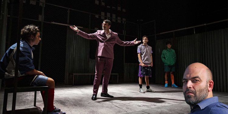 Francesco Ferrante, Carlo Di Maro, Emanuele Cangiano e Vito Amato nello spettacolo “Cuore puro” di Roberto Saviano. ? Renato Esposito