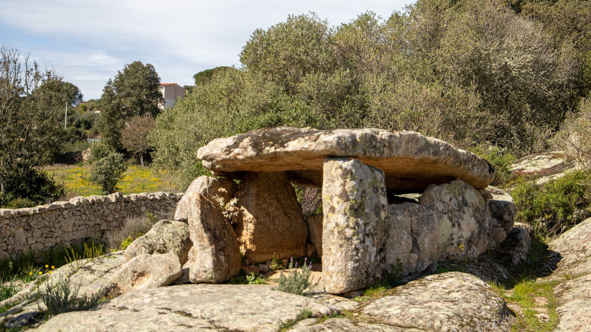 Dolmen Ciuledda a Luras. ? Marco Secchi
