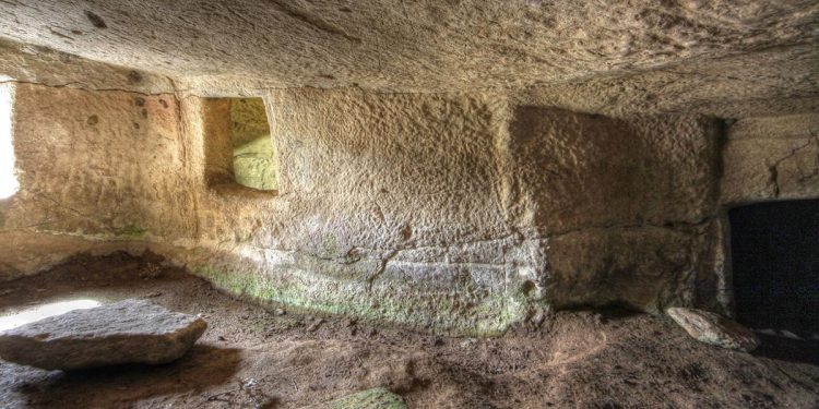 Domus de Janas di Luzzanas a Benetutti. Foto Sergio Melis | Nurnet