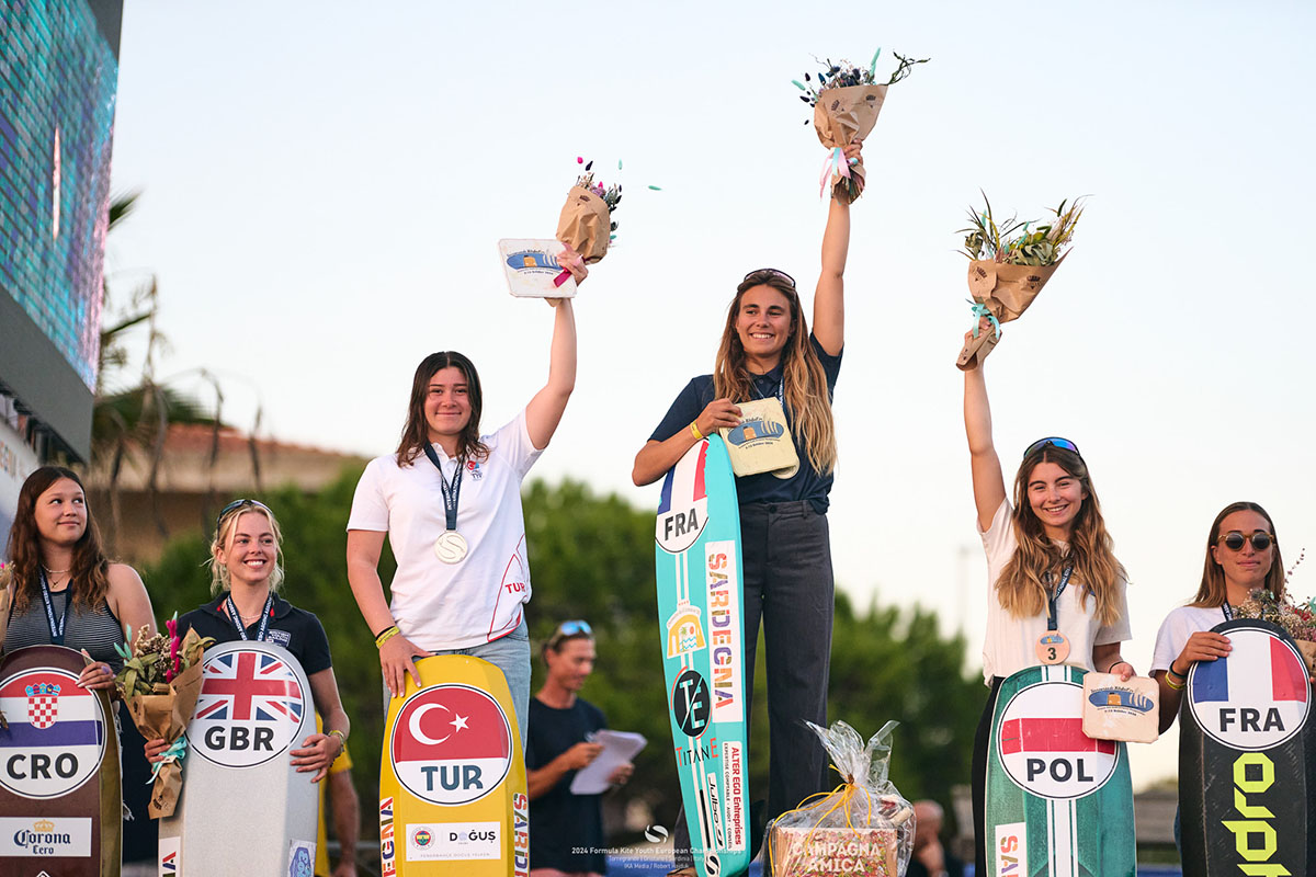 Il podio donne - Formula Kite Youth European Championship