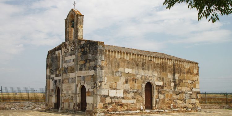 Chiesa romanica di San Platano a Villaspeciosa. ©Kistobalite | Flickr