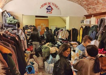 Sassari, Clothes Sharing a Sa domo de totus
