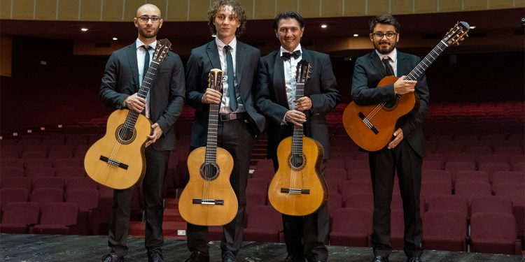 Cristian Marcia con il Meras Notas ensemble. ? Michela Cidu