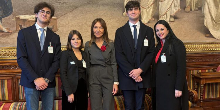 Da sinistra Enrico Mele, Emma Achenza, la senatrice Sabrina Licheri, Antonio Manca e la regista Viola Ledda a Palazzo Madama