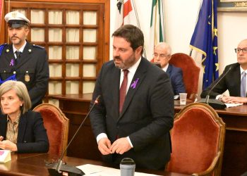 Il sindaco di Sassari, Giuseppe Mascia, durante la seduta solenne per la Giornata internazionale per l’eliminazione della violenza contro le donne