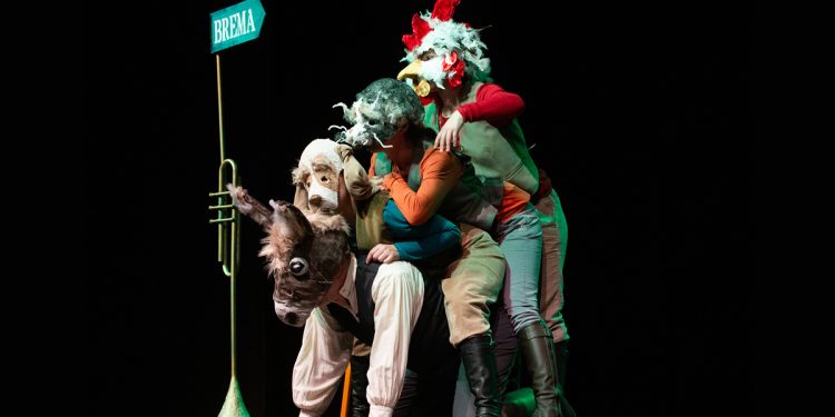 "I 4 Musicanti Di Brema" de La Botte e il Cilindro in coproduzione con La camera chiara