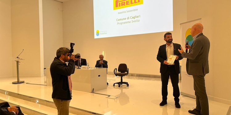 Il Presidente del Consiglio comunale di Cagliari Marco Benucci riceve il premio ai Cresco Awards