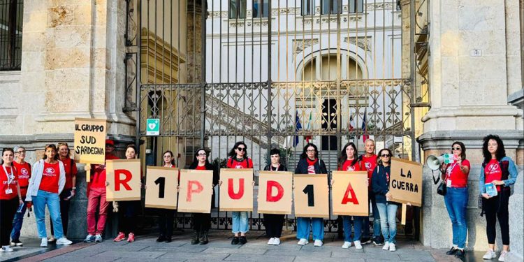 R1pud1a, il flash mob di Emergency a Cagliari