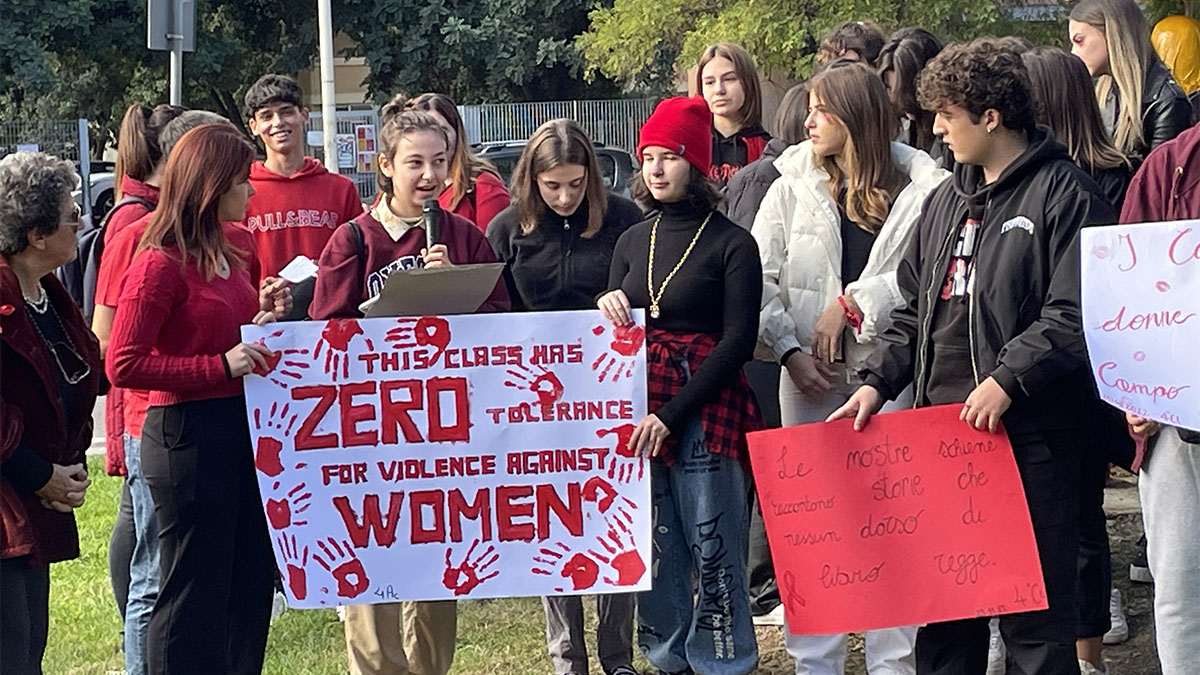Studenti quartesi manifestano contro la violenza sulle donne