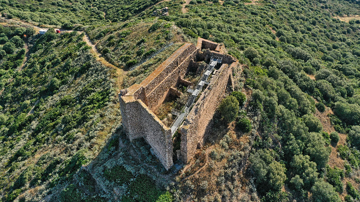 Castello di Sardara. ? Teravista