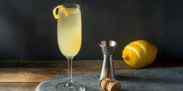 Champagne Cocktail. ? Depositphotos