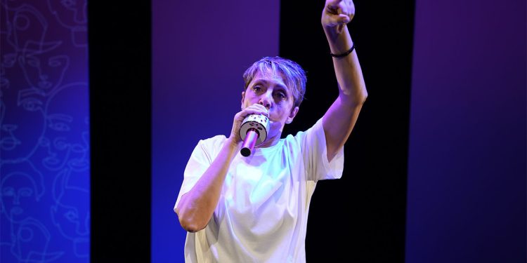 Debora Villa in "TILT - Esaurimento Globale"