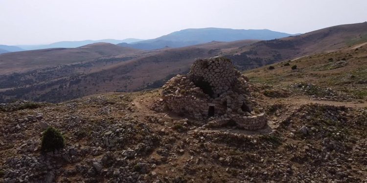 Nuraghe e villaggio Ruinas ad Arzana. 📷 Mirco Pusceddu | Sardegna Turismo