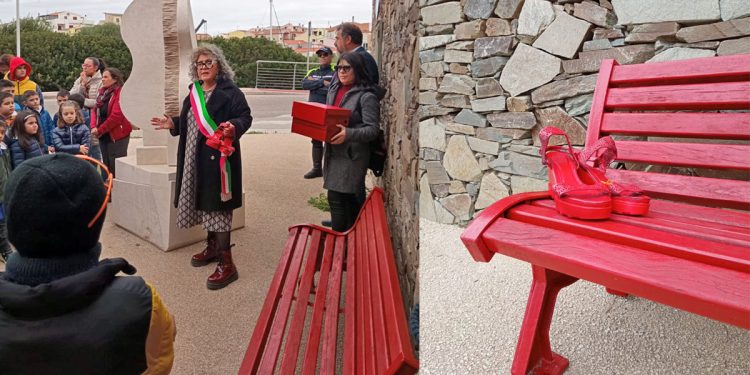 Panchina rossa a Stintino