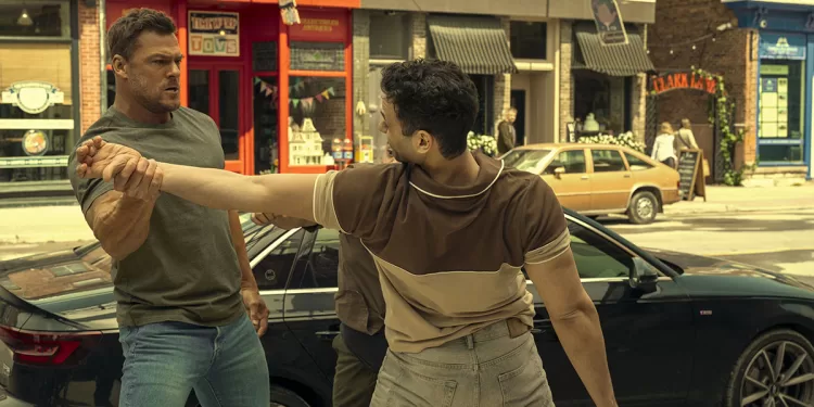 Alan Ritchson nei panni di Jack Reacher