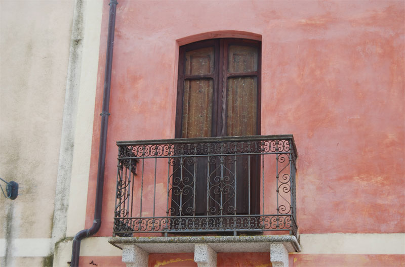 Tratalias vecchia. 📷 Sardegna Abbandonata