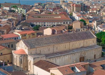 Veduta Porto Torres e della chiesa romanica di San Gavino
