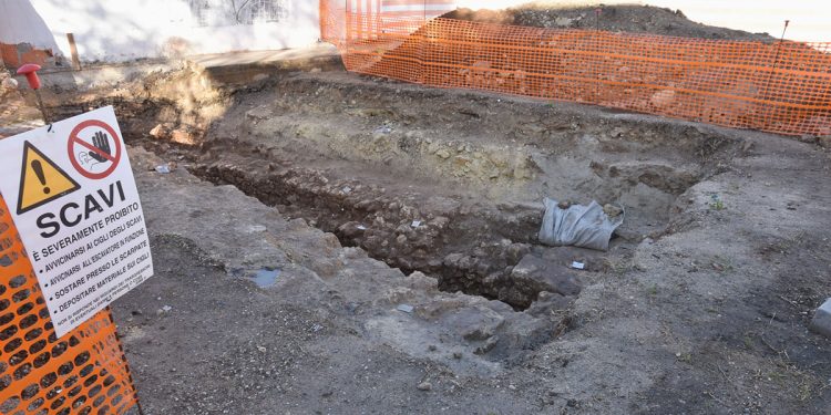 Scavi archeologici in largo Monache Cappuccine a Sassari